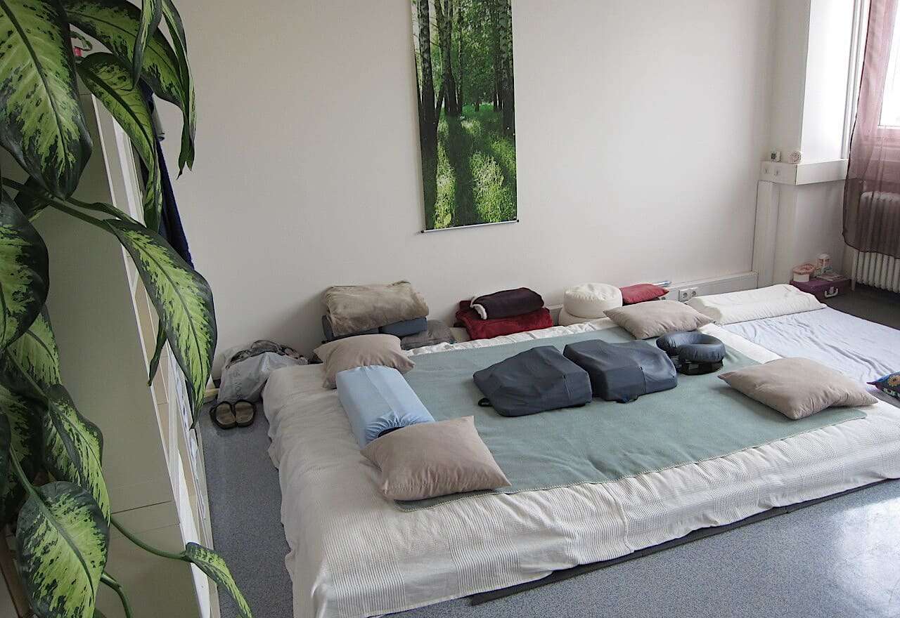 Shiatsu Praxis – Behandlungsraum mit Shiatsu Matte