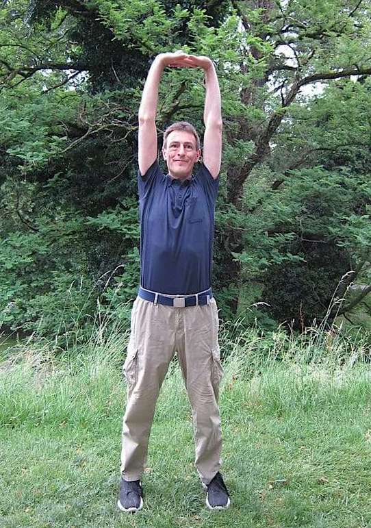 Qigong – Baduanjin Übung Nr. 1